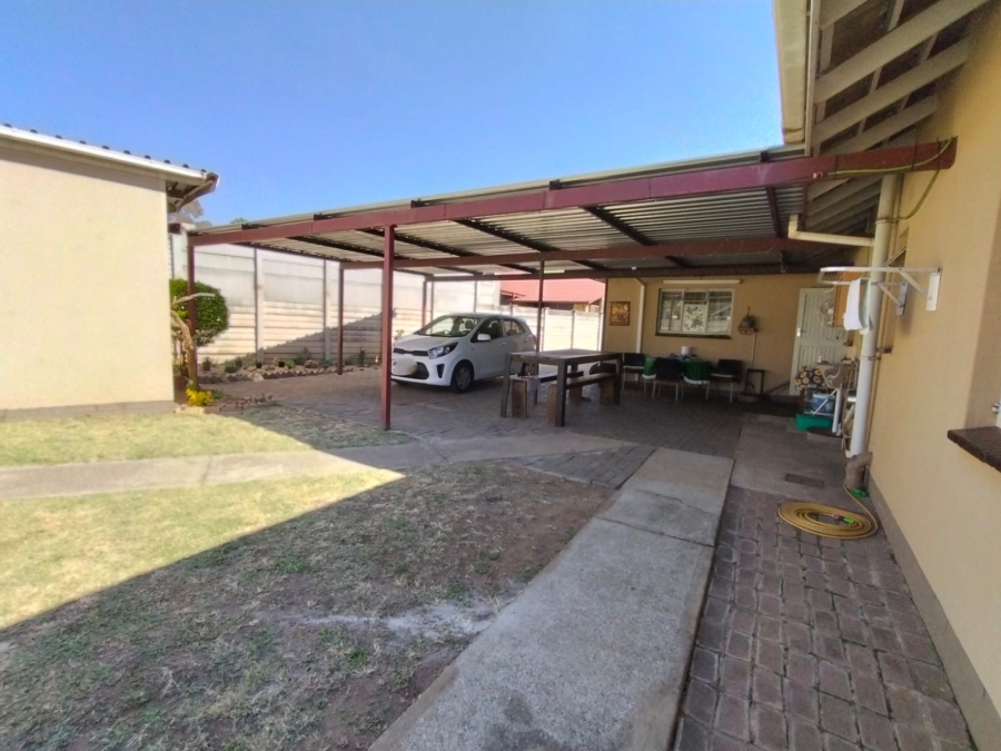 3 Bedroom Property for Sale in Protea Park North West